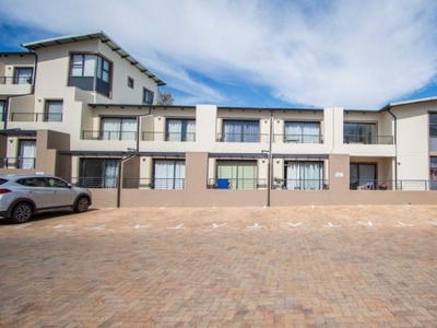 Apartment to rent in Somerset West Mall Triangle