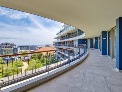 3 Bedroom Apartment / flat to rent in Sea Point