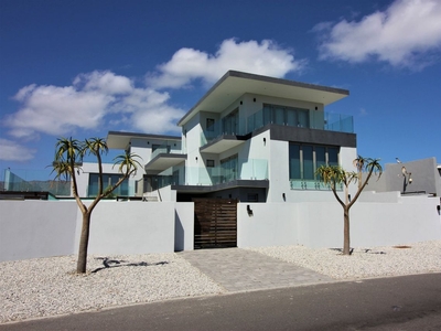7 Bedroom House For Sale in Gansbaai Central