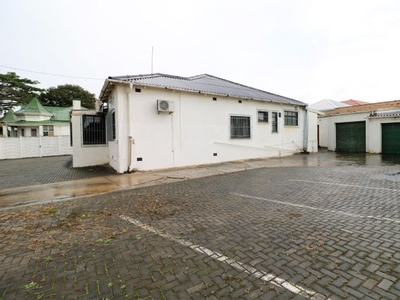817m² Office For Sale in Southernwood