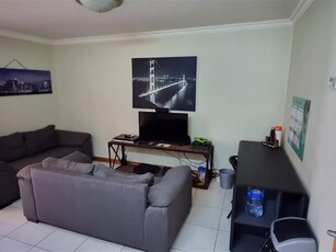 2 Bed Flat in Hillcrest