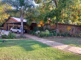 2.6 ha Land available in Raslouw