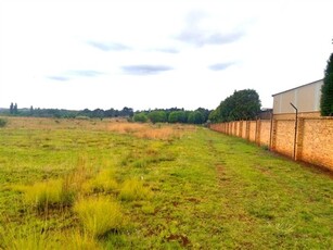 2.6 ha Land available in Raslouw