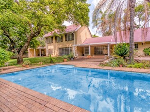 4 Bedroom Freehold For Sale in Bryanston
