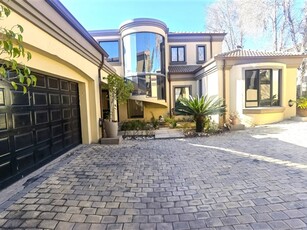 5 Bed House in Blue Valley Golf Estate