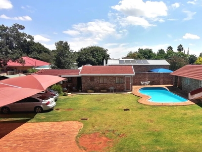 11 Bedroom Freehold For Sale in Potchefstroom Central