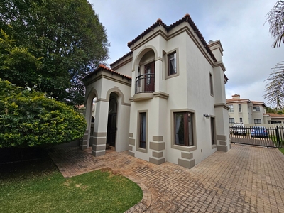 4 Bedroom House To Let in Midstream Estate