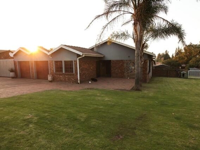 House For Sale In Hoeveld Park, Witbank