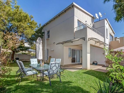 Townhouse For Sale In Beverley, Sandton