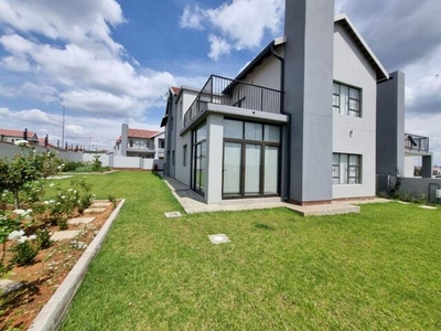 Townhouse For Sale In Wild Olive Estate, Bloemfontein
