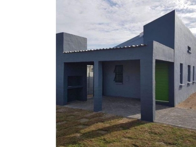 2 Bedroom townhouse - sectional to rent in Parsonsvlei, Port Elizabeth