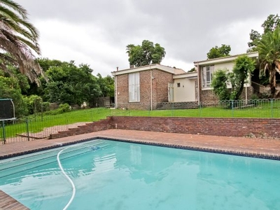 4 Bedroom House For Sale in Parktown North