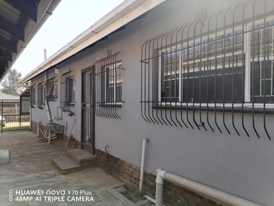 Townhouse For Rent In Clayville East, Midrand