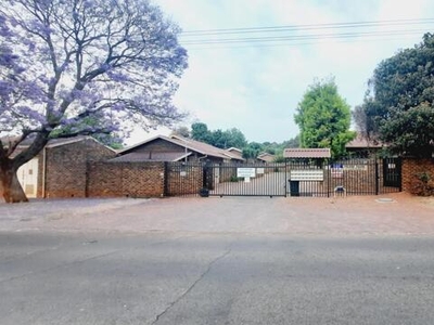 Townhouse For Rent In Silverton, Pretoria