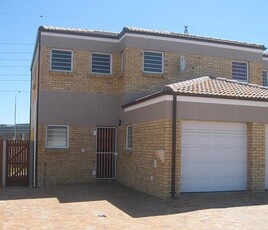 3 Bedroom Townhouse to Rent in Brackenfell South