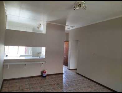2 bed property to rent in langenhovenpark