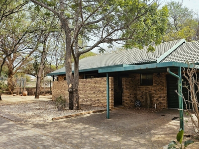2 Bedroom House for sale in Gholfbaan Park