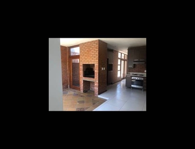 3 bed property to rent in country view estate
