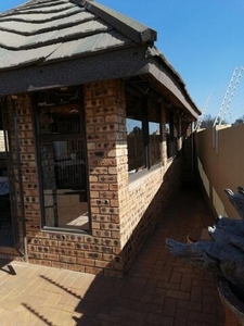 Townhouse For Sale In Greenhills, Randfontein