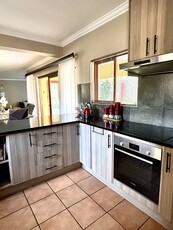 BOARDWALK MEANDER B, TWEEFONTEIN GEM! BEAUTIFUL DUPLEX! 3 BEDROOMS, 2.5 BATHROOMS, OPEN PLAN LIVINGROOM, AND KITCHEN.