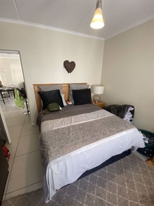 3 bedroom apartment to rent in Greenstone Hill