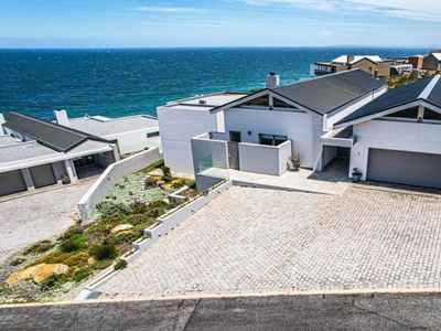 5 Bedroom house for sale in Pinnacle Point Golf Estate, Mossel Bay