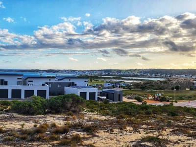 516 m² Land available in Stilbaai