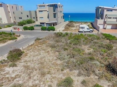 348 m² Land available in Calypso Beach