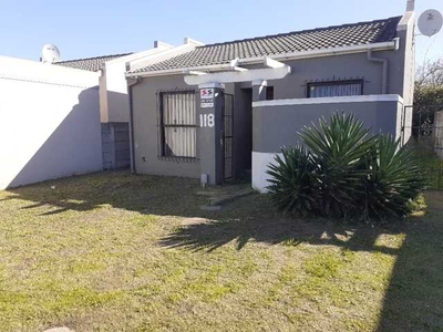 Townhouse For Sale In Summer Greens, Milnerton