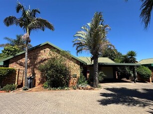 2 Bed Townhouse in Rooihuiskraal North