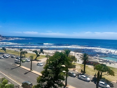 2 Bedroom Apartment To Let in Sea Point