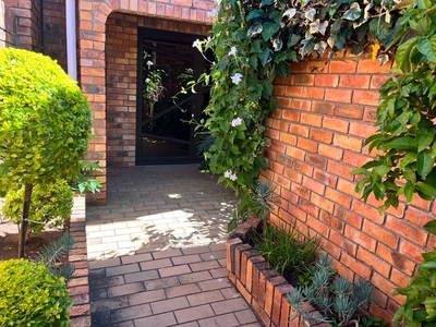 3 bedroom townhouse to rent in Walmer