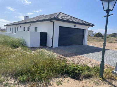 NEWLY BUILT HOME IN SHELLEY POINT GOLF ESTATE!