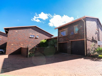 3 Bedroom Townhouse to rent in Brackenhurst | ALLSAproperty.co.za