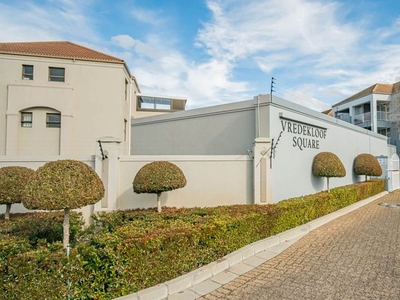 High Demand, 2 bedroom apartment in sought after Vredekloof Square for sale