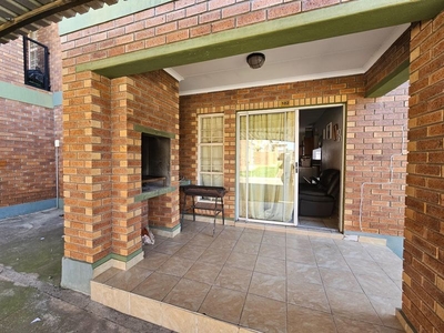 Townhouse in Waterval East For Sale