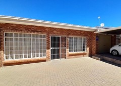 3 bedroom townhouse for sale in Bloemfontein Central