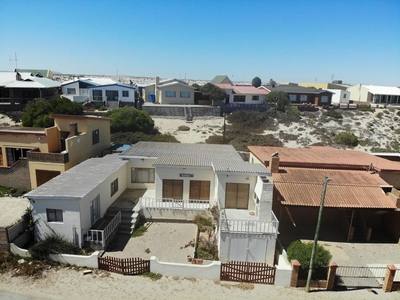 5 Bedroom House For Sale in Port Nolloth