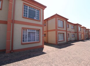 2 Bedroom Apartment / Flat For Sale in Potchefstroom Central