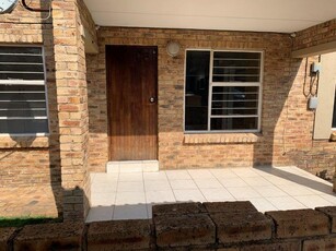 2 Bedroom Townhouse For Sale in Honeypark
