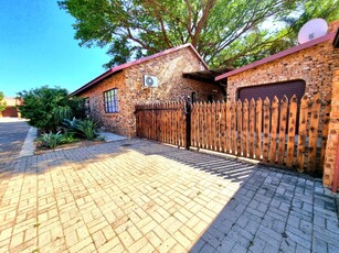2 Bedroom Townhouse For Sale in Modimolle