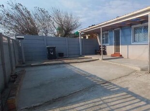 3 Bedroom House For Sale in Athlone
