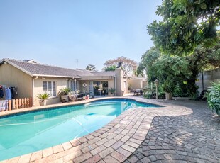 3 Bedroom House For Sale in Sunward Park