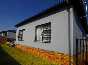 3 Bedroom Sectional Title For Sale in Parkrand