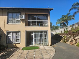 3 Bedroom Townhouse For Sale in Avoca