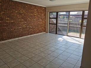 3 Bedroom Townhouse For Sale in Dalpark