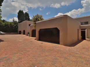 3 Bedroom Townhouse For Sale in Illovo
