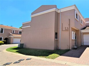 3 Bedroom Townhouse For Sale in Lonehill