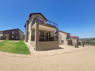 3 Bedroom Townhouse For Sale in Lydenburg