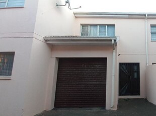 3 Bedroom Townhouse For Sale in Quigney
